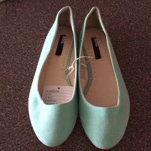 BDG urban outfitters mint green flats size 7 NWT